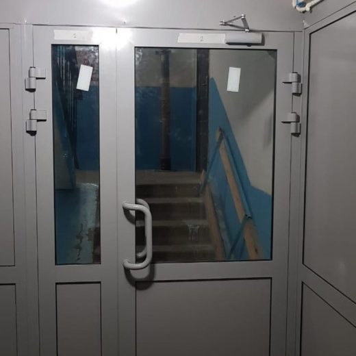 Алюминиевая дверь в подъезд GFTD851